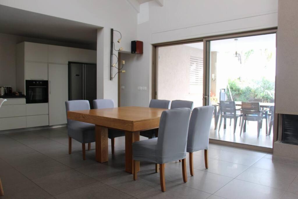 קשת בענן Villa Modi'in Maccabim Re'ut Bagian luar foto